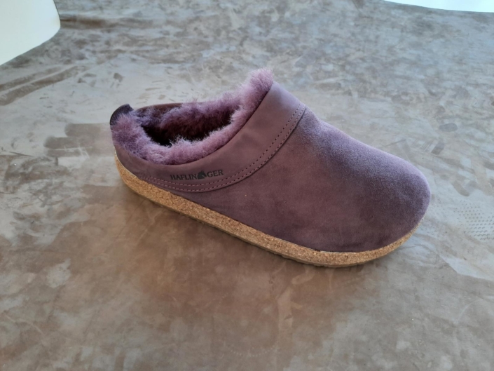 Haflinger Snowbird Lammfell aubergine 99,- €